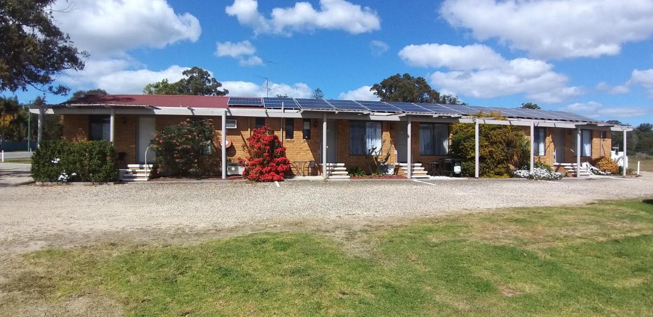 Taree Country Motel Exterior photo